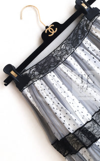 CHANEL 02S White Gray Dots Silk Set Up Camisole & Pleated Skirt 38 40 シャネル ホワイト グレー セットアップ キャミソール ＆ プリーツ スカート 即発