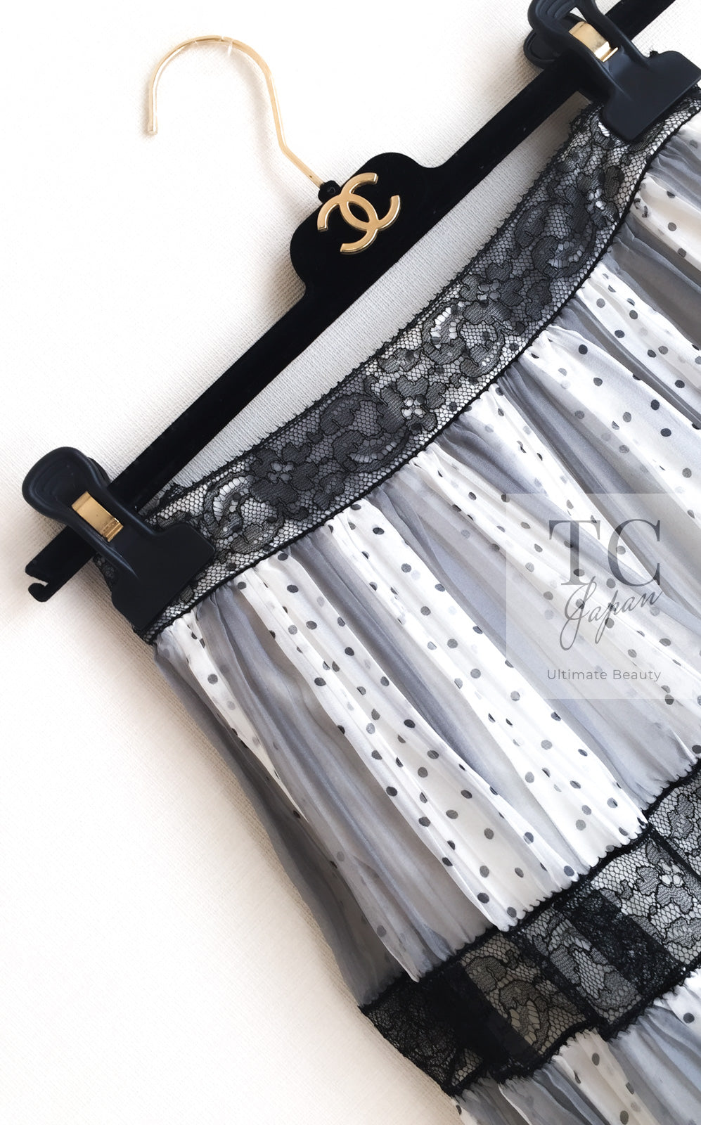CHANEL 02S White Gray Dots Silk Set Up Camisole & Pleated Skirt 38 40 シャネル ホワイト グレー セットアップ キャミソール ＆ プリーツ スカート 即発