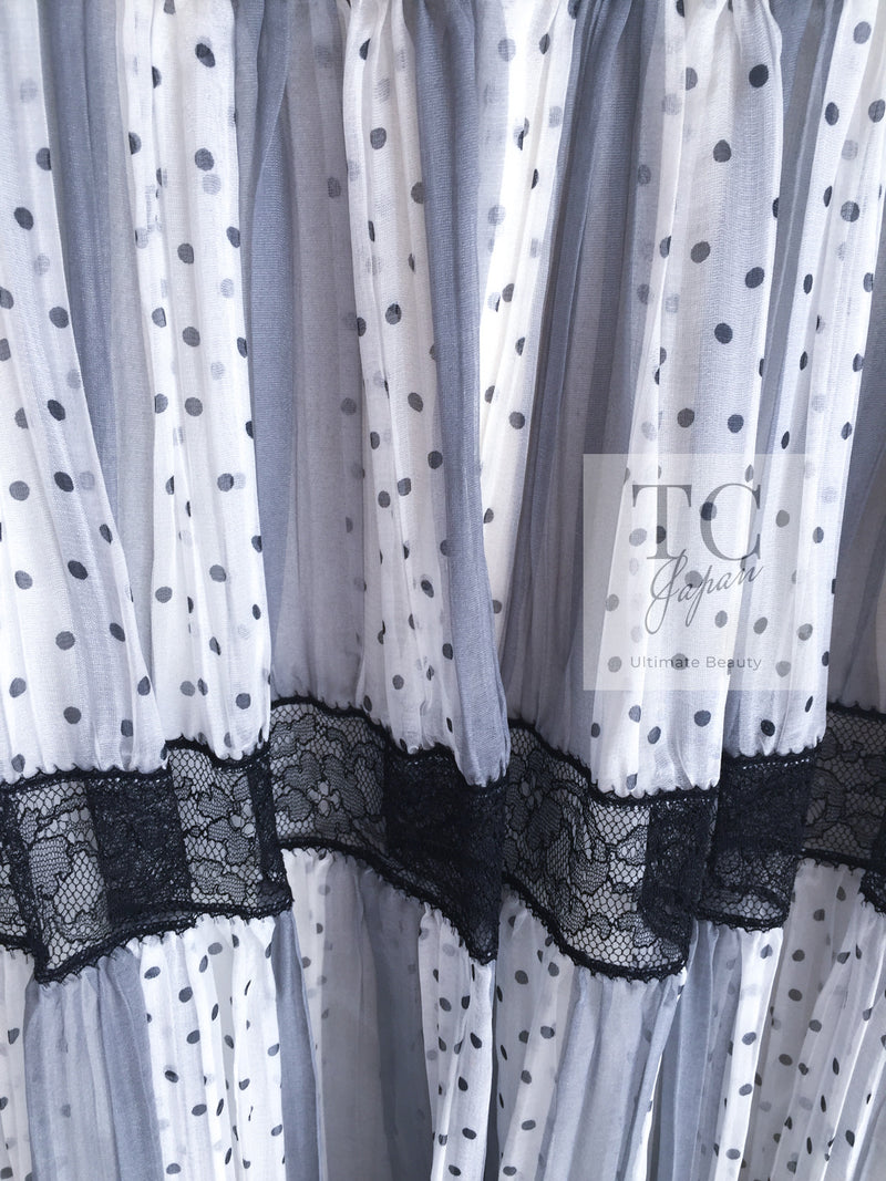 CHANEL 02S White Gray Dots Silk Set Up Camisole & Pleated Skirt 38 40 シャネル ホワイト グレー セットアップ キャミソール ＆ プリーツ スカート 即発