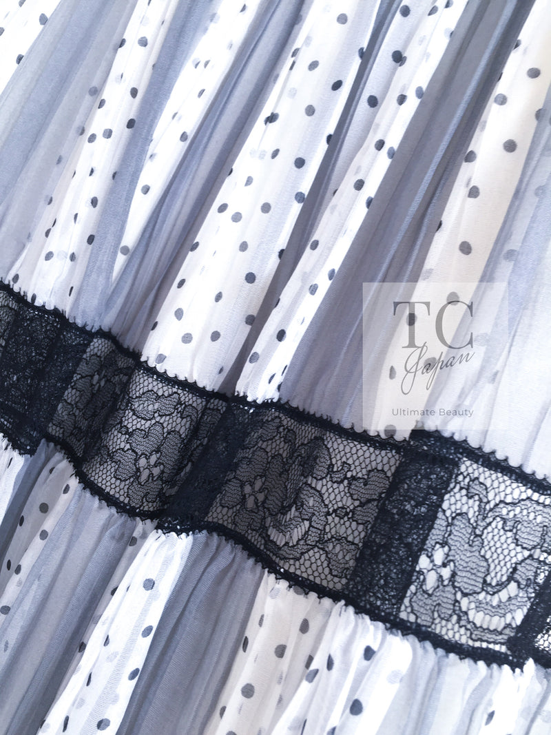 CHANEL 02S White Gray Dots Silk Set Up Camisole & Pleated Skirt 38 40 シャネル ホワイト グレー セットアップ キャミソール ＆ プリーツ スカート 即発