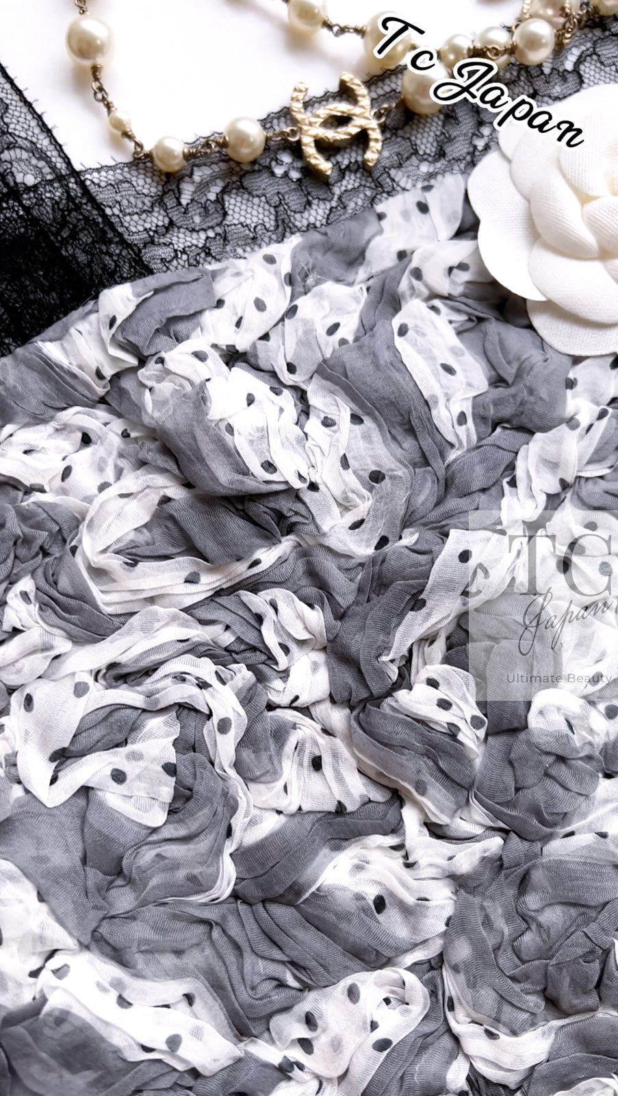 CHANEL 02S White Gray Dots Silk Set Up Camisole & Pleated Skirt 38 40 シャネル ホワイト グレー セットアップ キャミソール ＆ プリーツ スカート 即発
