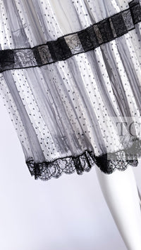 CHANEL 02S White Gray Dots Silk Set Up Camisole & Pleated Skirt 38 40 シャネル ホワイト グレー セットアップ キャミソール ＆ プリーツ スカート 即発