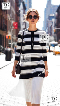 CHANEL 07S Beige Ivory Black Metallic Striped Silk Tunic Tops 40 シャネル ベージュ アイボリー ブラック メタリック ストライプ シルク チュニックトップス 即発