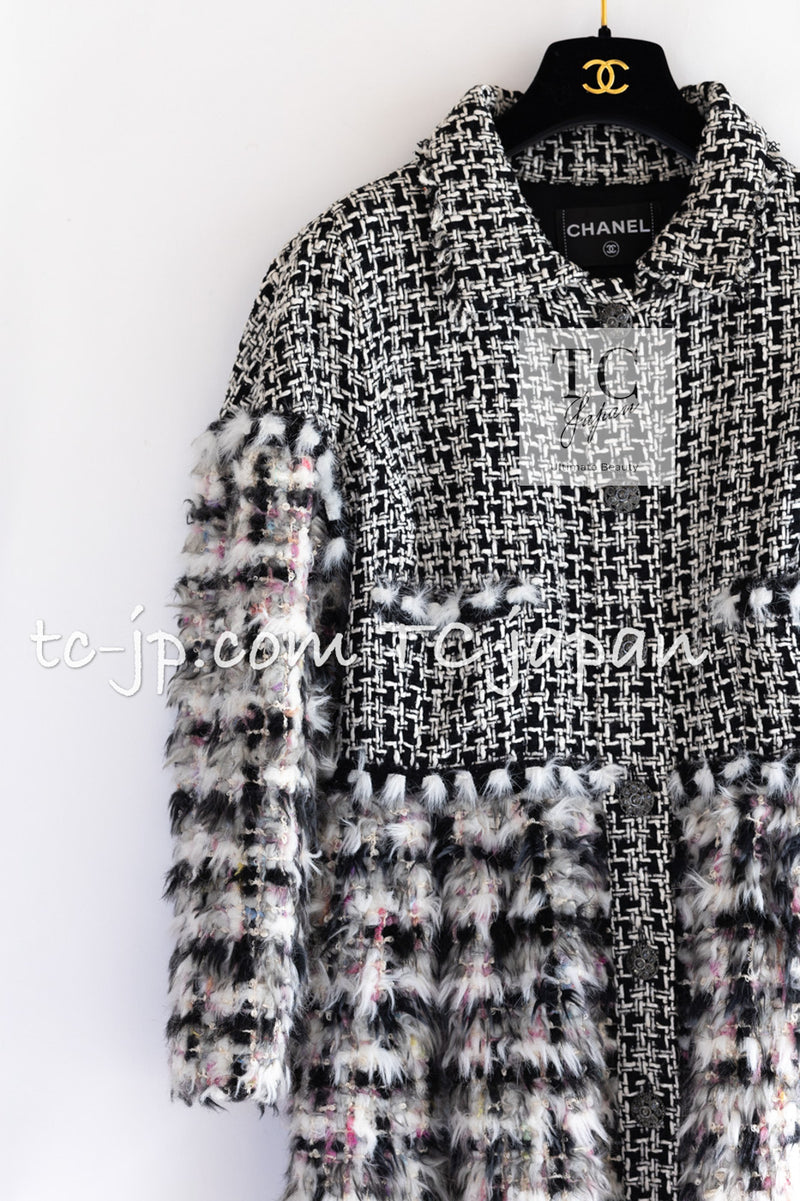 CHANEL 10A Multicolor Silk Fantasy Fur Tweed Coat 38 シャネル マルチカラー シルク ファンタジー ファー ツイード コート 即発