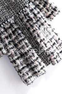 CHANEL 10A Multicolor Silk Fantasy Fur Tweed Coat 38 シャネル マルチカラー シルク ファンタジー ファー ツイード コート 即発