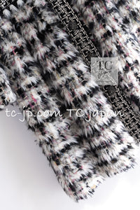 CHANEL 10A Multicolor Silk Fantasy Fur Tweed Coat 38 シャネル マルチカラー シルク ファンタジー ファー ツイード コート 即発