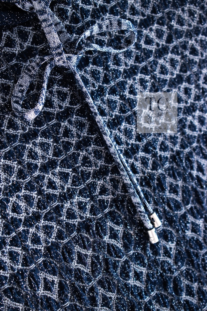CHANEL 15C Navy Blue Metalic Silk Blend Hood Knit Tops 36 38 シャネル ネイビー ブルー ラメ ノースリーブ シルク ニット トップス パーカー 即発