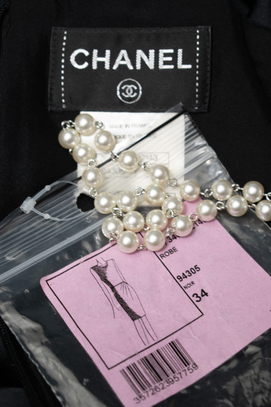 シャネル ワンピース CHANEL ブラック ゴールドライン サテン シルク