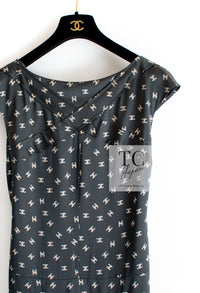 CHANEL 12A Smokey Brown Gray Silk CC Logo Dress 36 18
