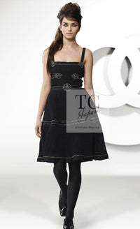 CHANEL 08PF Black Swarovski Flower Jeweled Dress 40 シャネル ブラック スワロフスキー フラワー ジュエリー ワンピース ドレス 即発