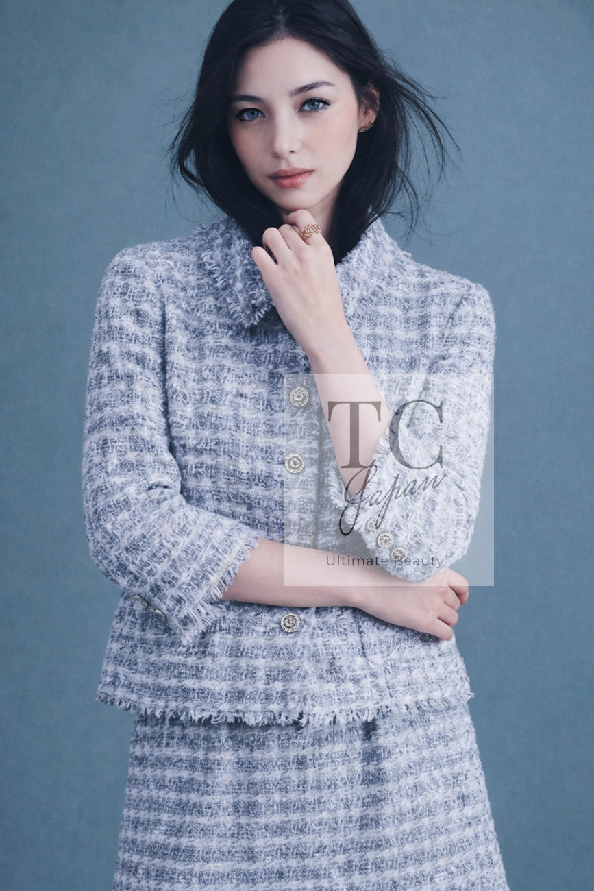 CHANEL 05A grey tweed wool camellia women's suit / シャネル レディース グレー ツイード ウール カメリア スーツ