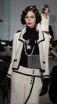 CHANEL 06PF Ivory Black Trim Boucle Tweed Jacket 38 シャネル アイボリー ブラック トリミング ブークレ ツイード ジャケット 即発