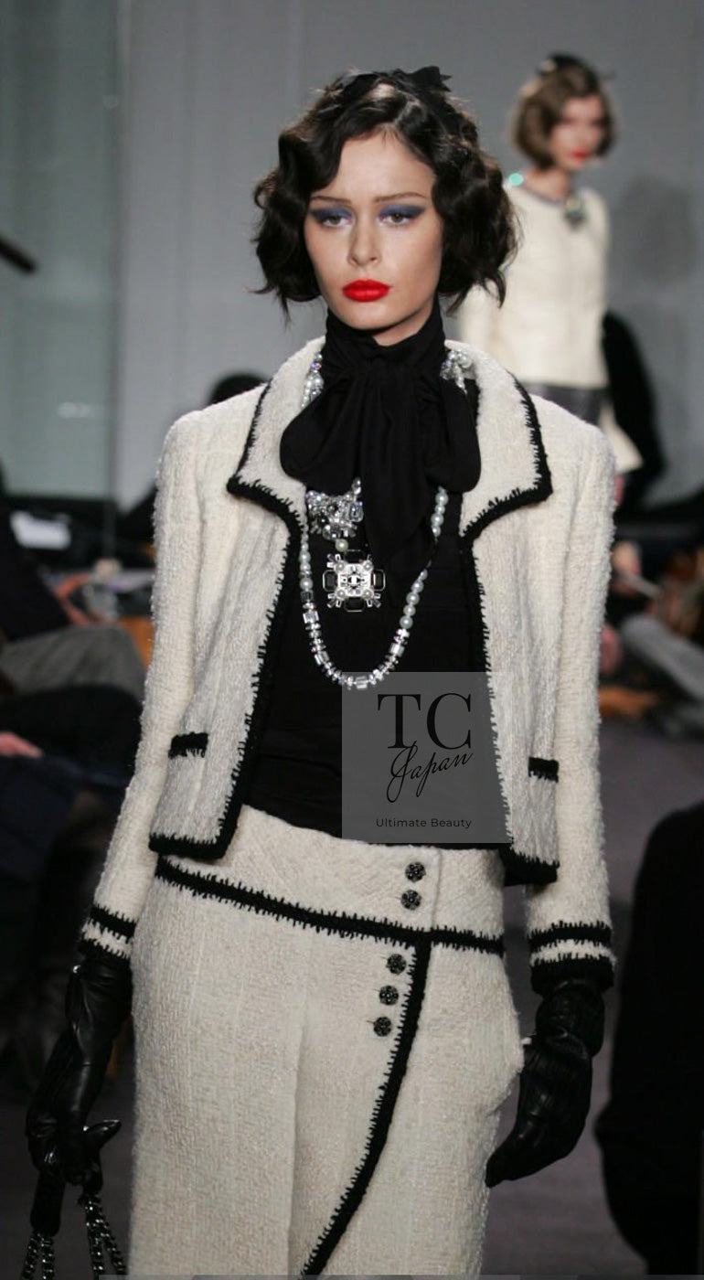 CHANEL 06PF Ivory Black Trim Boucle Tweed Jacket 38 シャネル アイボリー ブラック トリミング ブークレ ツイード ジャケット 即発