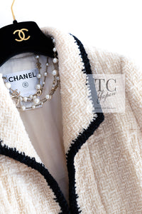 CHANEL 06PF Ivory Black Trim Boucle Tweed Jacket 38 シャネル アイボリー ブラック トリミング ブークレ ツイード ジャケット 即発