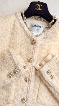 CHANEL 06PF Creme Ivory Wool Mohair Silk Gripoix Tweed Jacket 34 36 シャネル クリーム アイボリー ウール モヘア シルク グリポワ宝石ボタン ツイード ジャケット 即発