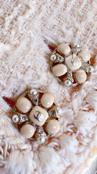 CHANEL 06PF Creme Ivory Wool Mohair Silk Gripoix Tweed Jacket 34 36 シャネル クリーム アイボリー ウール モヘア シルク グリポワ宝石ボタン ツイード ジャケット 即発