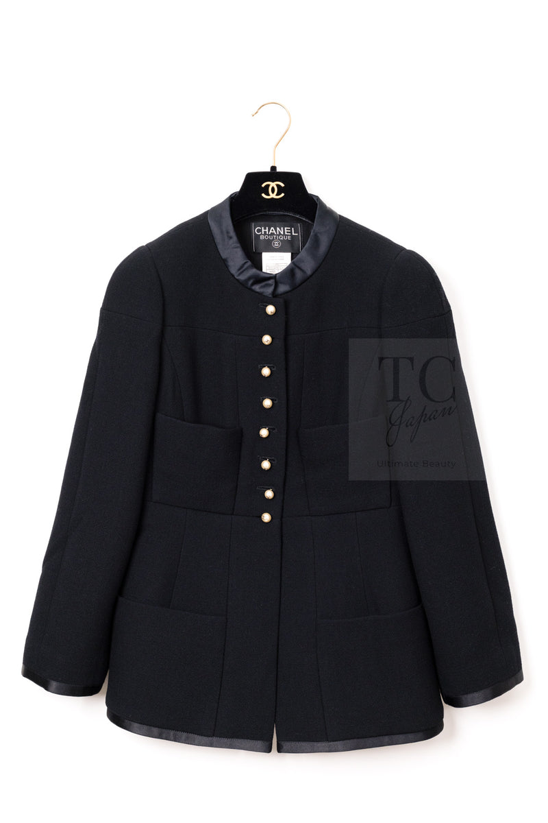 CHANEL 97A Vintage Black Pearl Buttons Stand Collar Wool Jacket Skirt Suit 40 シャネル ヴィンテージ ブラック パールボタン スタンド襟 ウール ジャケット スカート スーツ 即発