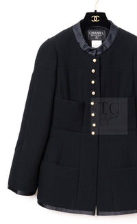 CHANEL 97A Vintage Black Pearl Buttons Stand Collar Wool Jacket Skirt Suit 40 シャネル ヴィンテージ ブラック パールボタン スタンド襟 ウール ジャケット スカート スーツ 即発