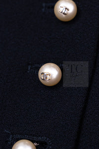 CHANEL 97A Vintage Black Pearl Buttons Stand Collar Wool Jacket Skirt Suit 40 シャネル ヴィンテージ ブラック パールボタン スタンド襟 ウール ジャケット スカート スーツ 即発