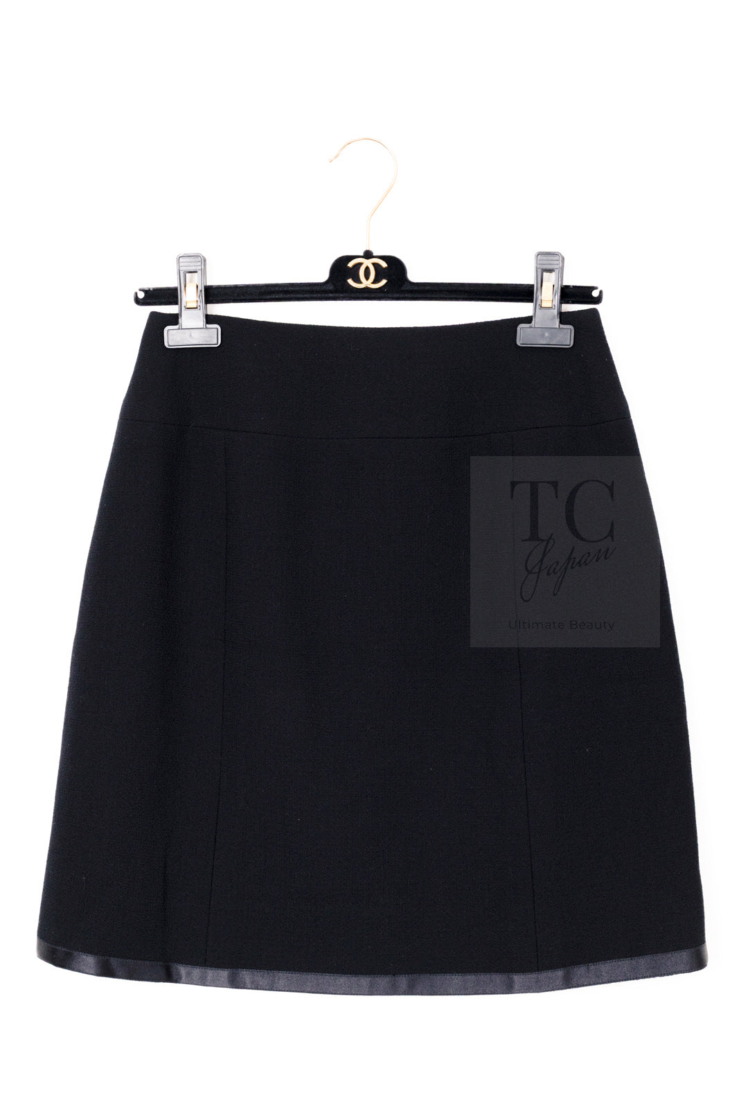 CHANEL 97A Vintage Black Pearl Buttons Stand Collar Wool Jacket Skirt Suit 40 シャネル ヴィンテージ ブラック パールボタン スタンド襟 ウール ジャケット スカート スーツ 即発