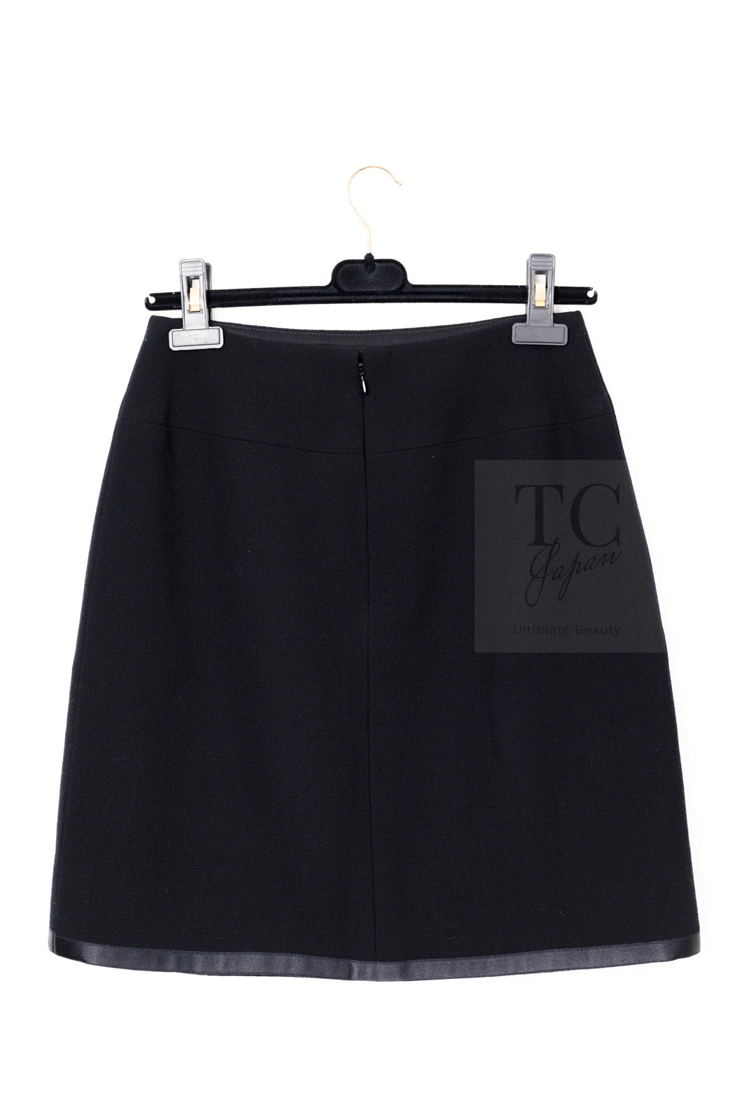 ◇【シャネル】ヴィンテージ！ブラックカラーフリルスカート　99A　＃36◇ シャネル ヴィンテージ スーツ CHANEL ブラック パールボタン スタンド