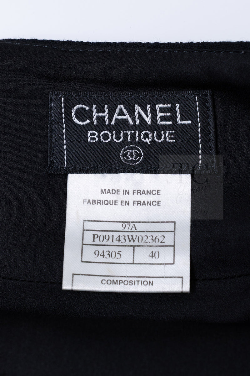 CHANEL 97A Vintage Black Pearl Buttons Stand Collar Wool Jacket Skirt Suit 40 シャネル ヴィンテージ ブラック パールボタン スタンド襟 ウール ジャケット スカート スーツ 即発