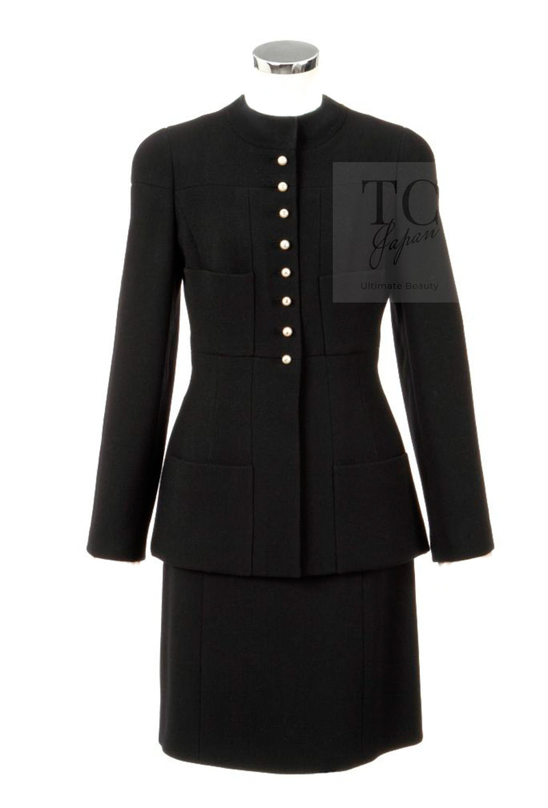 CHANEL 97A Vintage Black Pearl Buttons Stand Collar Wool Jacket Skirt Suit 40 シャネル ヴィンテージ ブラック パールボタン スタンド襟 ウール ジャケット スカート スーツ 即発