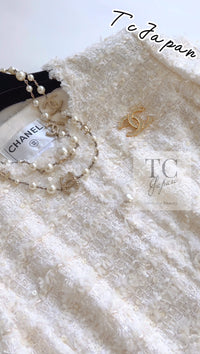 CHANEL 05S Ivory White Pearl Buttons Lesage Tweed Jacket Skirt Suit 36 40 42 シャネル アイボリー ホワイト パール CC ボタン ルサージュ ツイード ジャケット スカート スーツ 即発