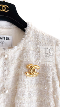 CHANEL 05S Ivory White Pearl Buttons Lesage Tweed Jacket Skirt Suit 40 42 シャネル アイボリー ホワイト パール CC ボタン ルサージュ ツイード ジャケット スカート スーツ 即発