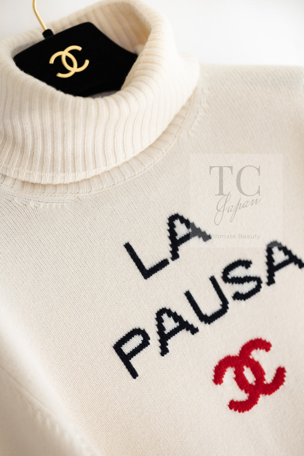 CHANEL シャネル タートルネックセーター ロゴ ボタン シャネル セーター CHANEL アイボリー ホワイト ラ パウザ CC ロゴ