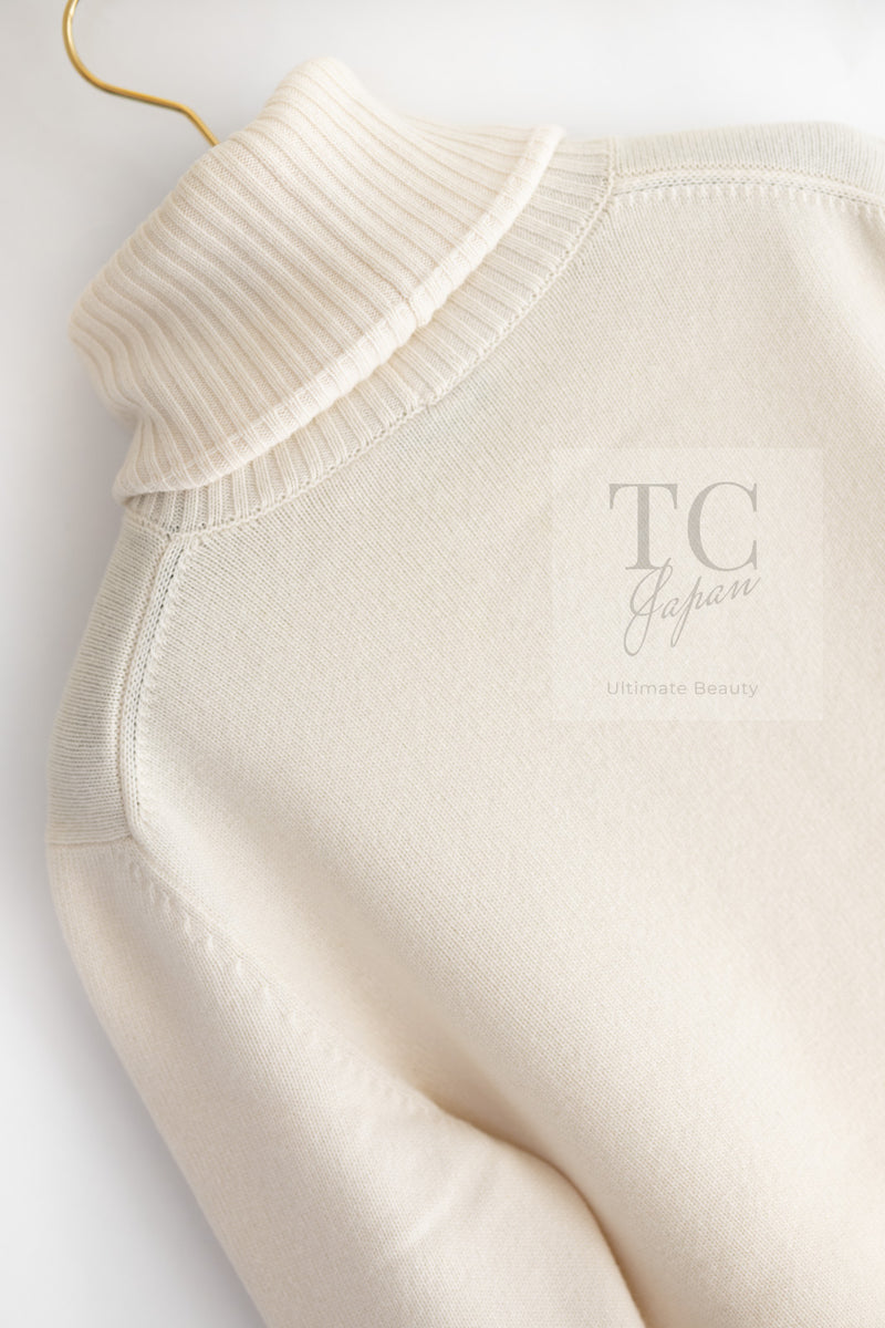 CHANEL 19C Ivory La Pausa CC Logo Turtle Cashmere Knit Sweater 36 38 シャネル アイボリー ホワイト ラ パウザ CC ロゴ タートル カシミア ニット セーター 即発