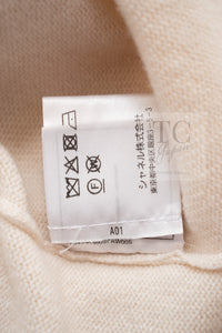 CHANEL 19C Ivory La Pausa CC Logo Turtle Cashmere Knit Sweater 36 38 シャネル アイボリー ホワイト ラ パウザ CC ロゴ タートル カシミア ニット セーター 即発