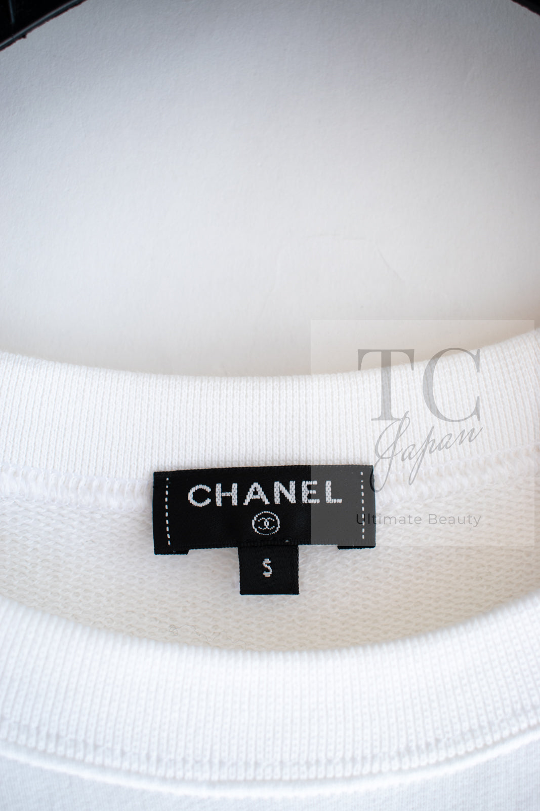 CHANEL 18C White CC Gold Leaf Logo T-shirt Tops S 36 38 シャネル ホワイト CC ゴールド ロゴ Tシャツ スウェット トップス 即発