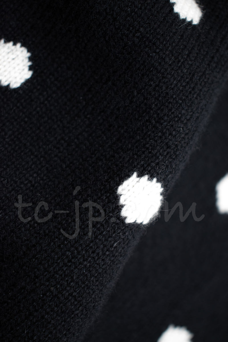 CHANEL 08A Black Dot Logo Cashmere Knit Sweater 36 シャネル ブラック ドット ロゴ カシミヤ ニット セーター 即発