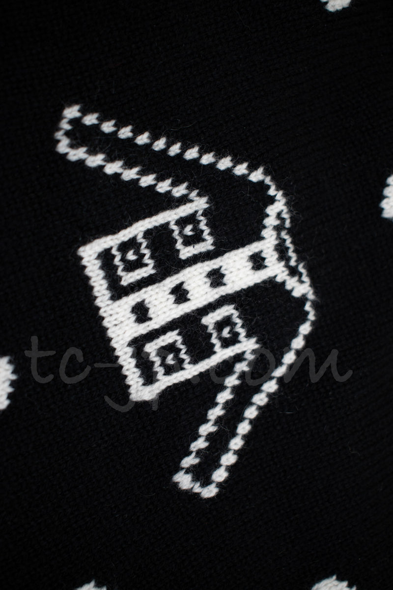 CHANEL 08A Black Dot Logo Cashmere Knit Sweater 36 シャネル ブラック ドット ロゴ カシミヤ ニット セーター 即発