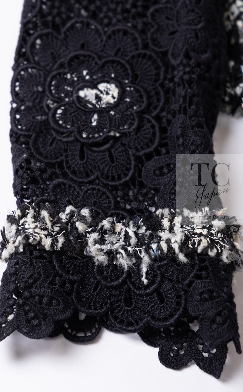 CHANEL 04S Camellia Black Lace Cardigan Jacket Skirt Set up 38 シャネル カメリア ブラック レース カーディガン ジャケット スカート セットアップ 即発