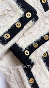 CHANEL 94A An Extremely Rare Collectible Signature Boucle Creme Ivory Black Trim Vintage Jacket 36 38 シャネル スーパーモデルの幻 ヴィンテージ・ブークレ・クリーム・アイボリー・ブラック・トリム・ジャケット 即発