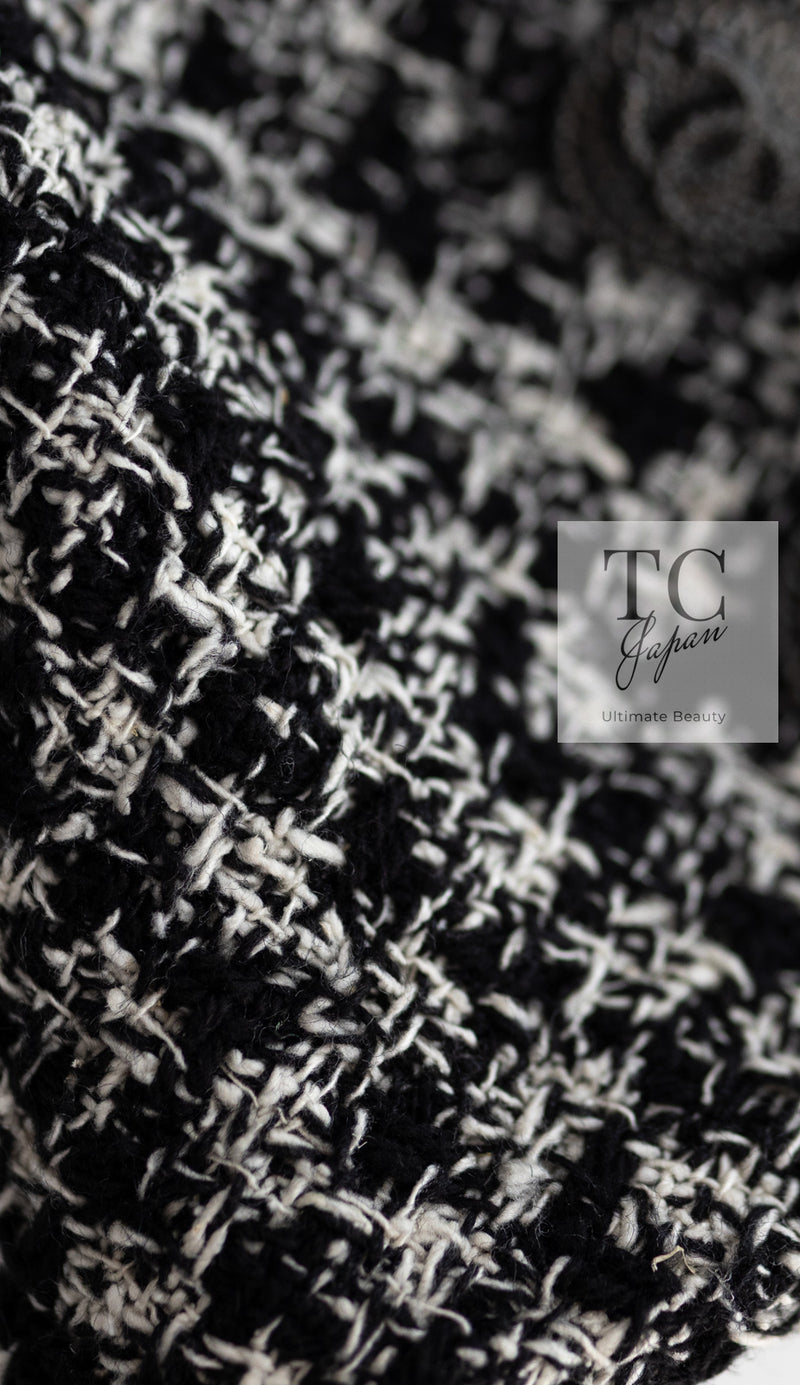 CHANEL 09S Black White Silk Wool Cardigan Jacket 38 シャネル ブラック ホワイト シルク ウール カーディガン ジャケット 即発