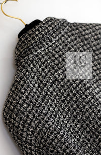 CHANEL 09S Black White Silk Wool Cardigan Jacket 38 シャネル ブラック ホワイト シルク ウール カーディガン ジャケット 即発
