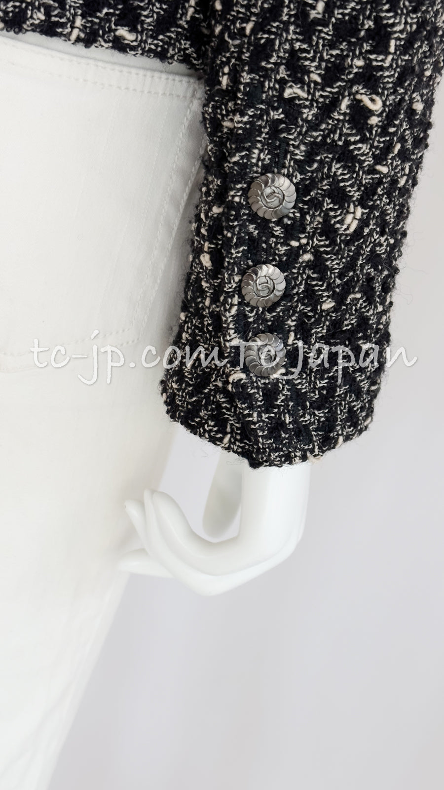 CHANEL 97A Vintage Black Gray Chevron Tweed Jacket Skirt Suit 38 40 シャネル ヴィンテージ ブラック グレー シェブロン ツイード ジャケット スカート スーツ 即発