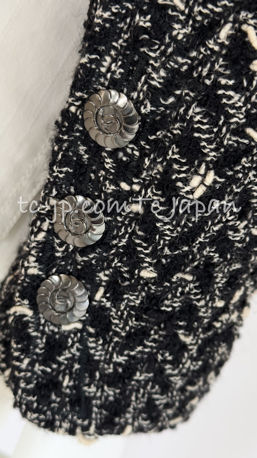 CHANEL 97A Vintage Black Gray Chevron Tweed Jacket Skirt Suit 38 40 シャネル ヴィンテージ ブラック グレー シェブロン ツイード ジャケット スカート スーツ 即発