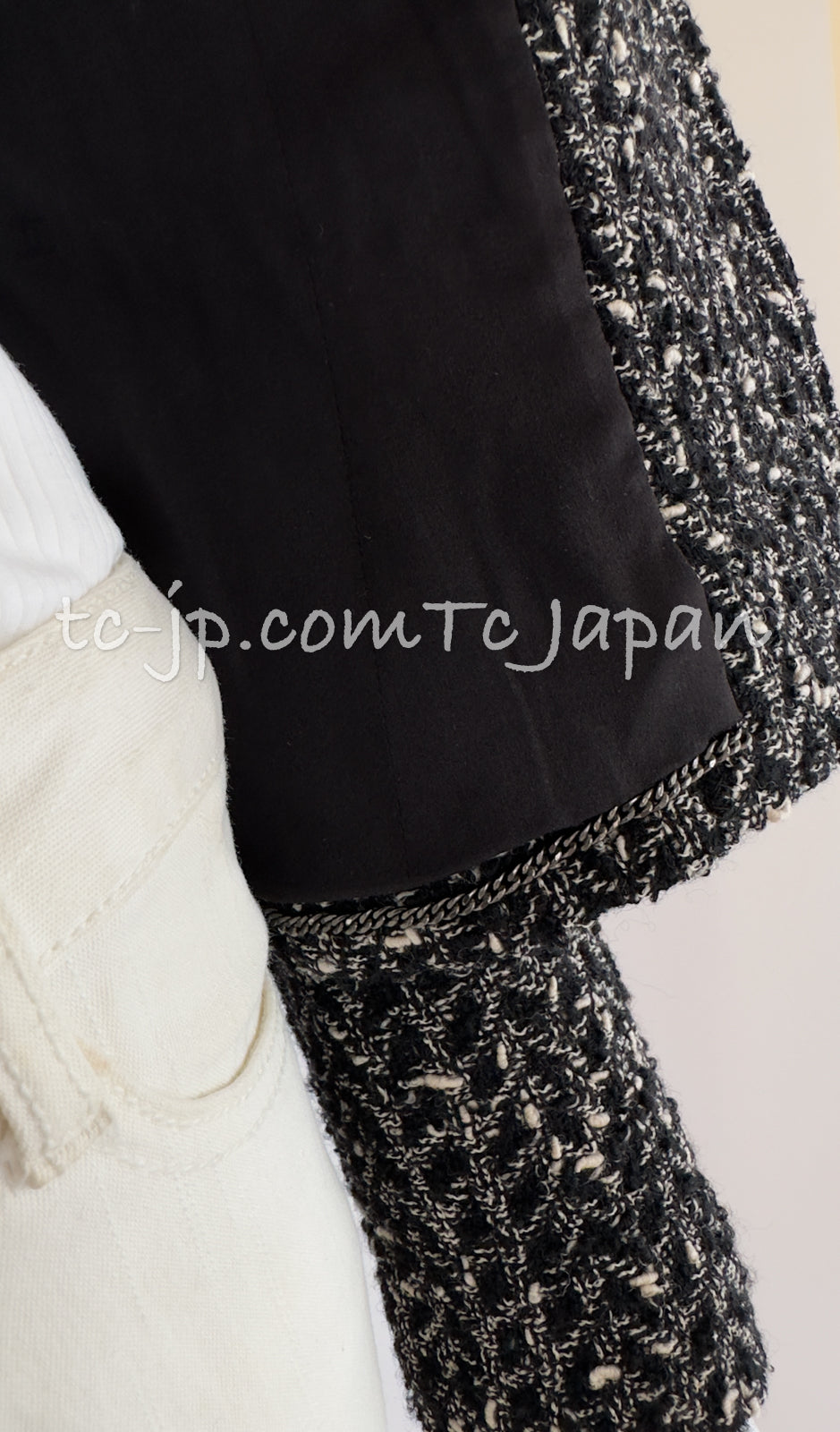CHANEL 97A Vintage Black Gray Chevron Tweed Jacket Skirt Suit 38 40 シャネル ヴィンテージ ブラック グレー シェブロン ツイード ジャケット スカート スーツ 即発