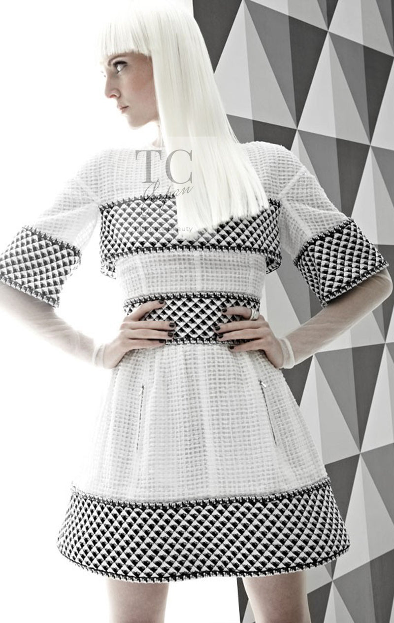 CHANEL 13S White Red Navy Quilted Trim Cropped Mesh Jacket 34 36 シャネル ホワイト レッド ネイビー トリム クロップド メッシュ ジャケット 即発