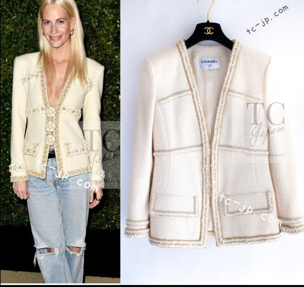 Fake CHANEL 17PF label
