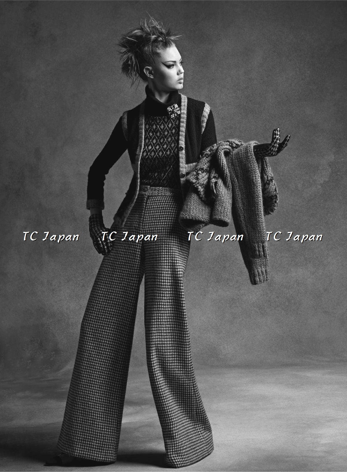 CHANEL 15A Black Yellow Gold Matelasse Quilted Silk Cashmere Mohair Knit Cardigan Dress 34 36 シャネル ブラック イエロー ゴールド マトラッセ キルティング シルク カシミヤ モヘヤ ニット カーディガン ワンピース 即発 - TC JAPAN