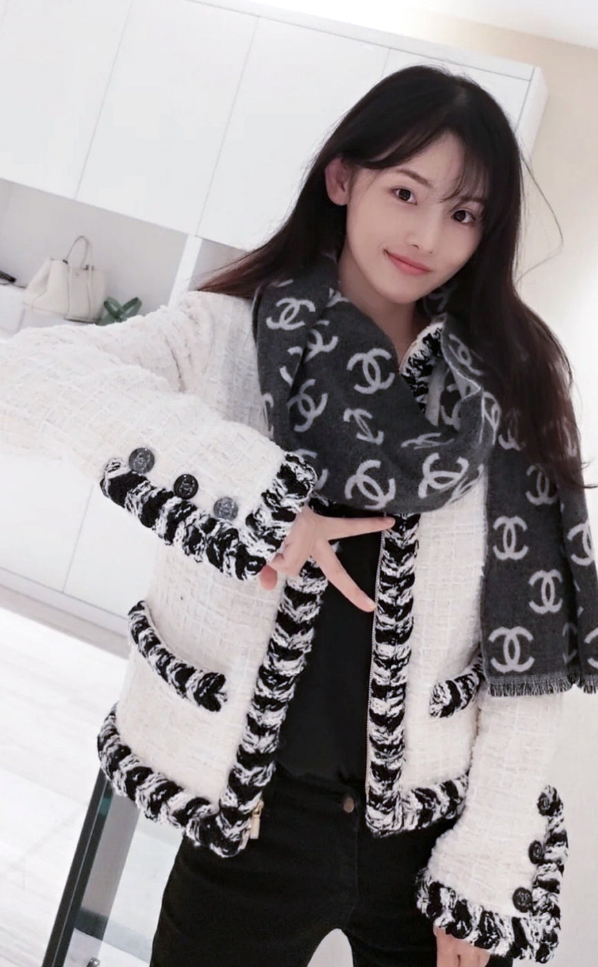 CHANEL 20B Ivory White Ecru Black Braided Trim Collarless Tweed Jacket 34 シャネル アイボリー ホワイト ブラック ブレード トリム ノーカラー ツイード ジャケット 即発