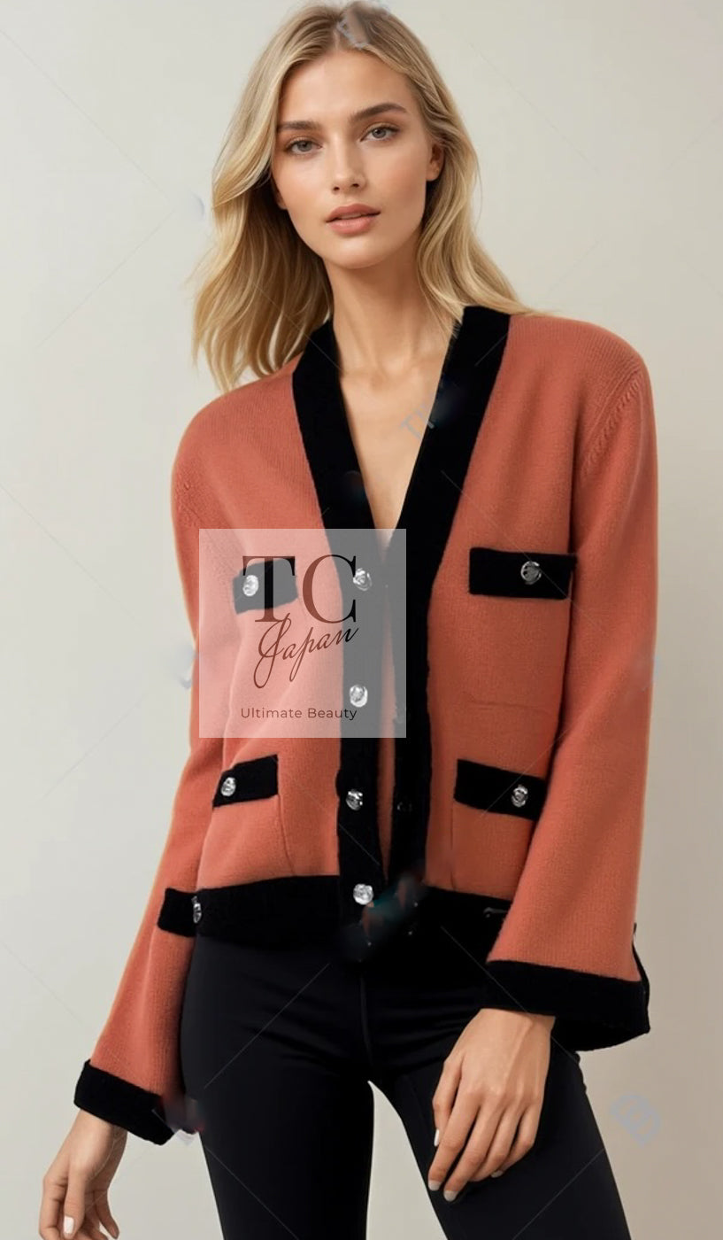 シャネル ベージュ・オレンジ・ブラック・バイカラー・カシミア