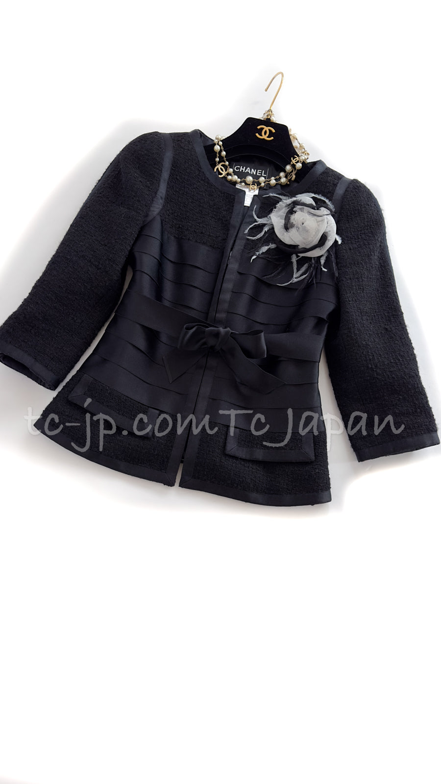 シャネル ジャケット CHANEL ブラック ウール シルク リボン ノーカラー オードリー ヘップバーン 06A Black Wool Silk  Ribbon Collarless Jacket Audrey Hepburn – TC JAPAN