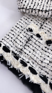 CHANEL 05S White Black Tweed Cardigan Jacket Skirt 36 38 シャネル ホワイト・ブラックリボン・ツイード・カーディガン・ジャケット・スカート 即発