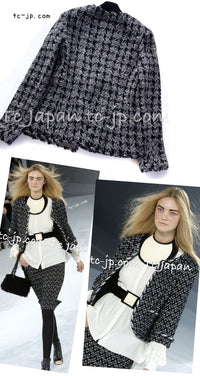 CHANEL 06A Gray Black Houndstooth Wool Silk Tweed Collarless Jacket 38 40 シャネル グレー ブラック 千鳥格子 ウール シルク ツイード ノーカラー ジャケット 即発